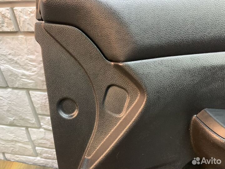 Subаru хv Обшивка двери передней правой