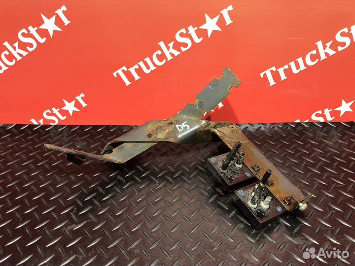 Кронштейн бачка гура Daf XF105