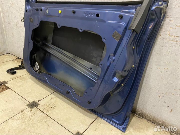 Дверь передняя правая Ford Focus 2