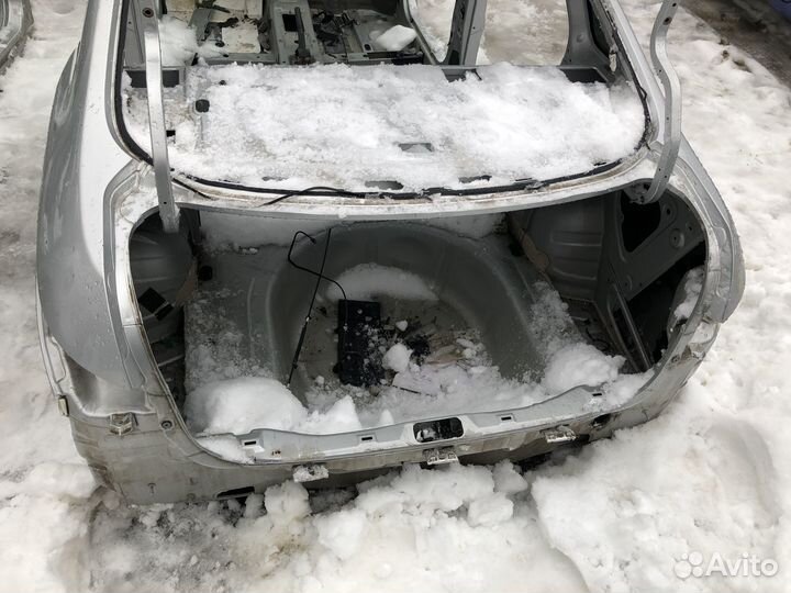 Задняя часть кузова Nissan Almera G15