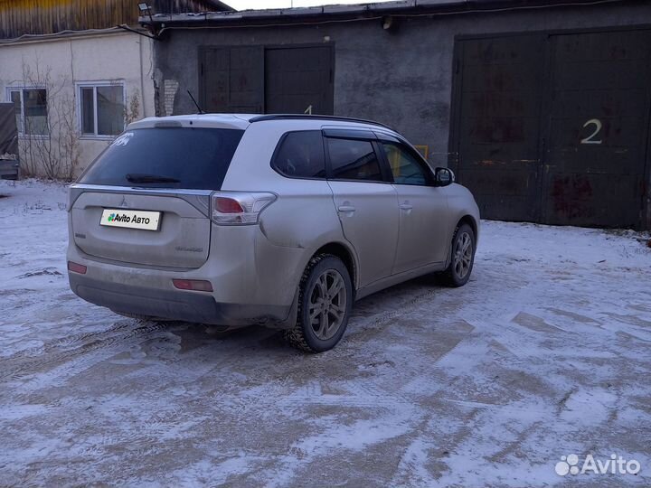 Mitsubishi Outlander 2.0 CVT, 2013, 280 000 км