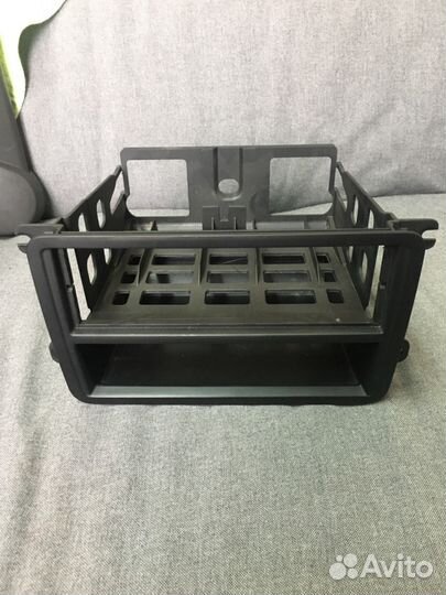 Контейнер под магнитолу фольксваген транспортёр