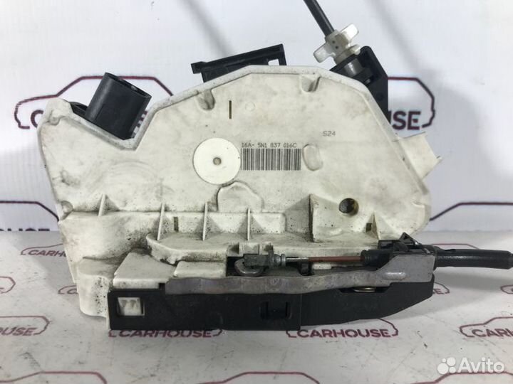 Замок двери передний левый Volkswagen Passat Cc