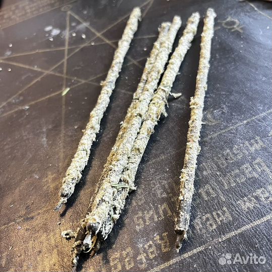 Черные восковые свечи с полынью