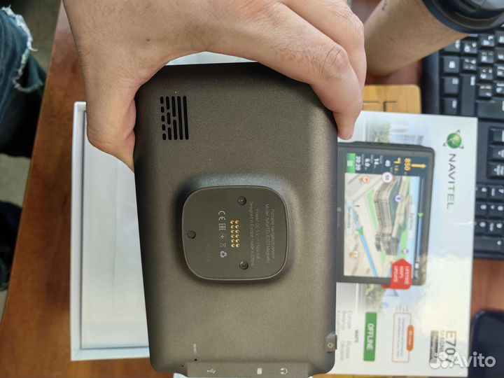 Навигатор Навител 7 дюймов + магнитное крепление