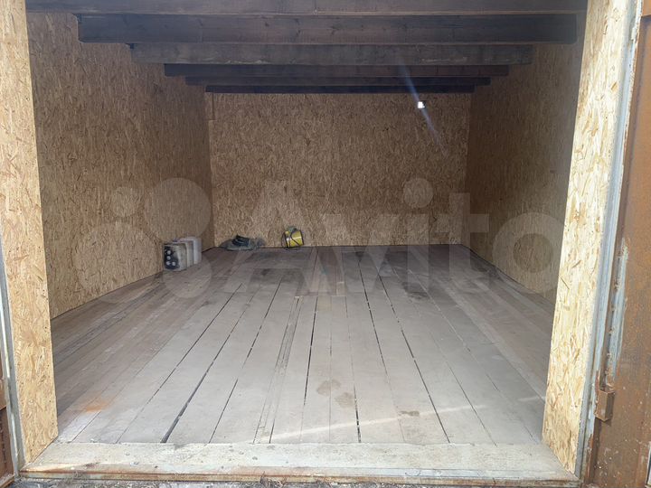 Гараж, > 30 м²