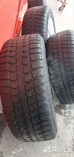 Комплект колес липучка Pirelli на дисках R16 VW