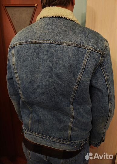 Джинсовая куртка levis шерпа L оригинал