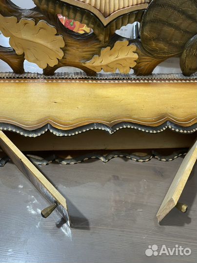 Резное панно из дерева с зеркалом