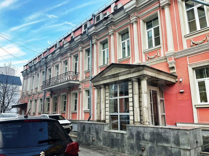 Презентабельный особняк класса В+, 1570 м²