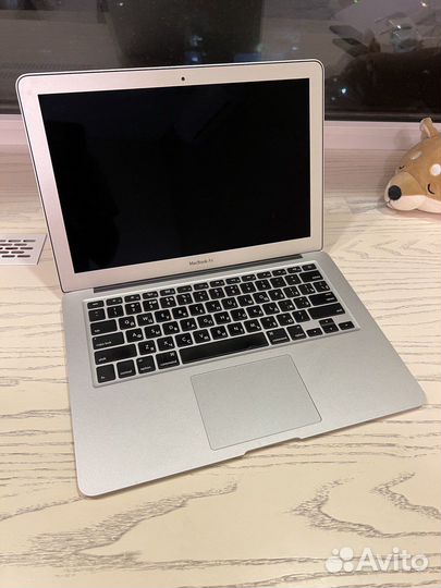 Apple macbook air 13” 2011