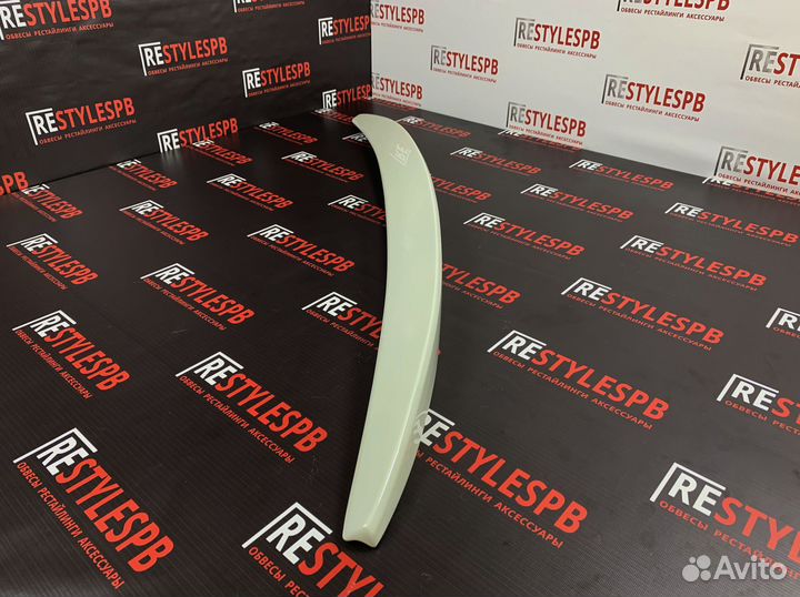 Спойлер Под стекло Land Cruiser Prado 150 Белый