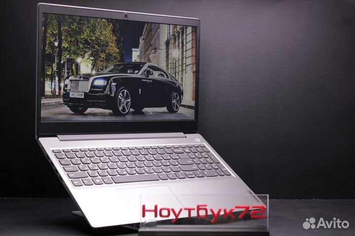 Современный ноутбук lenovo