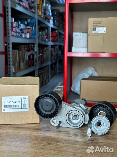 Натяжитель ремня BMW E70 11287565225