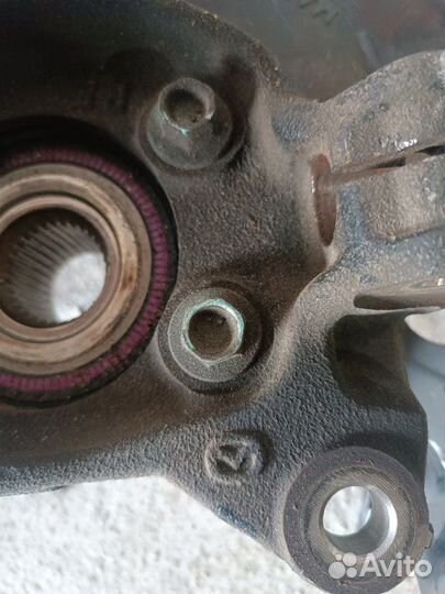 Цапфа/кулак поворотный передний правый Mazda CX-9