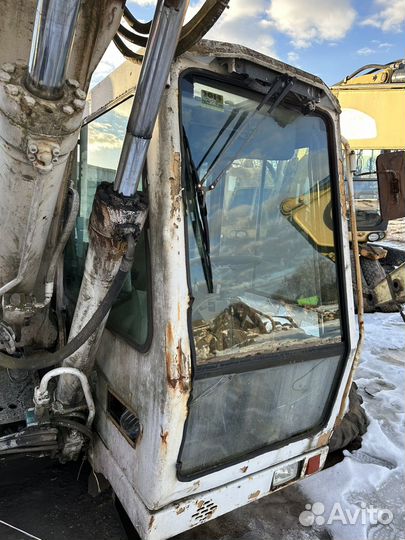 Кабина экскаватора liebherr