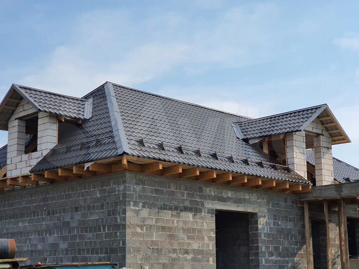 Коттедж 330 м² на участке 10 сот.