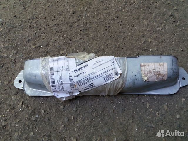 Защитный кожух в крышку багажника passat B6