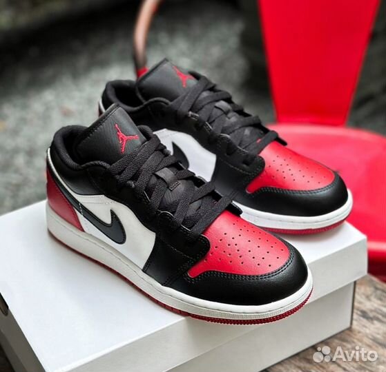 Кроссовки Nike Air Jordan 1 Low Bred Toe