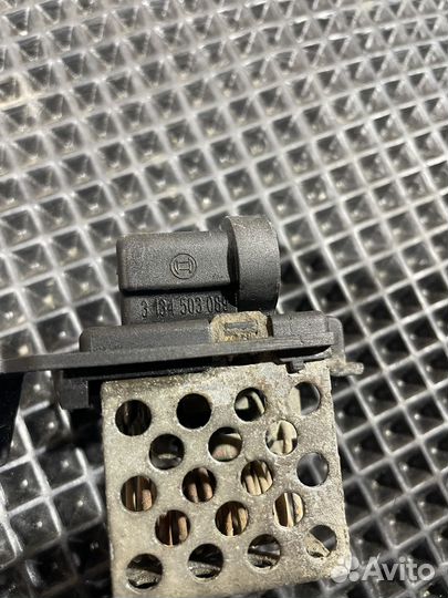 Резистор вентилятора Renault Sandero 1 3134503089