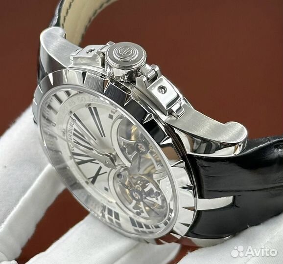 Часы Roger Dubuis Excalibur Double Tourbillon