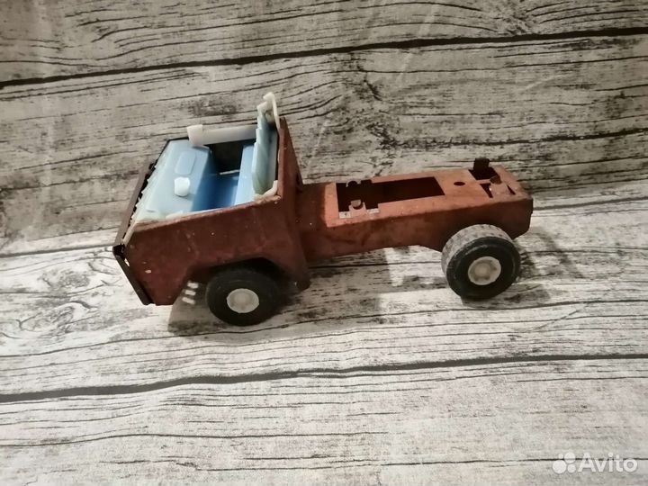 Игрушка жестяная машина СССР