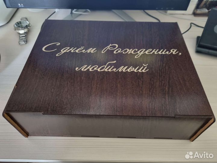 Деревянная коробка для подарка