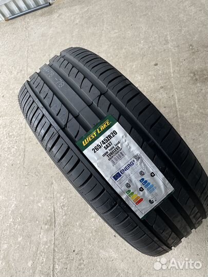 Westlake SA37 265/45 R20 108W