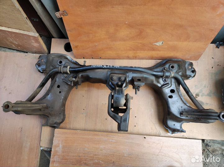 Балка подмоторная передняя Mazda 323f BA