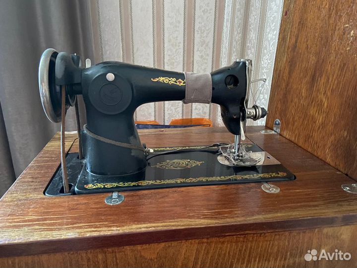 Машина швейная подольск ножная