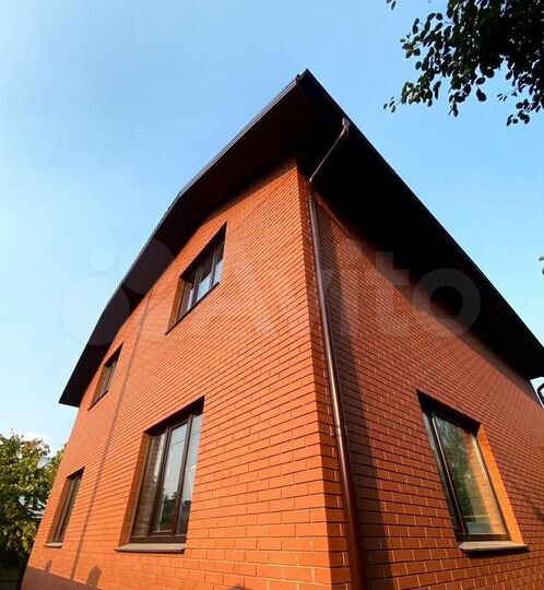 Дом 194 м² на участке 6,5 сот.