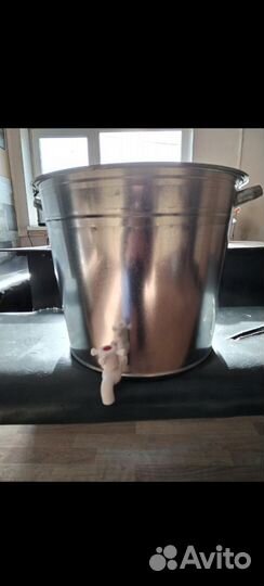 Бак для воды с краном