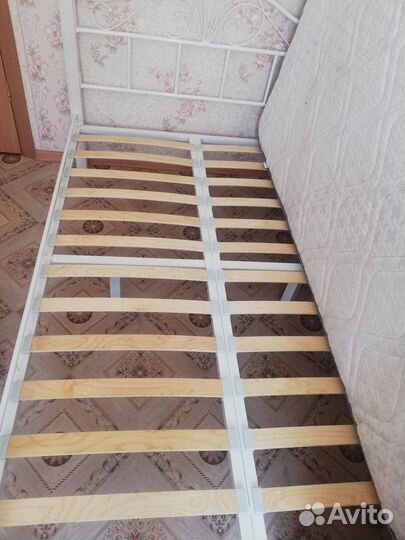 Кровать б/у 120*190 с матрасом