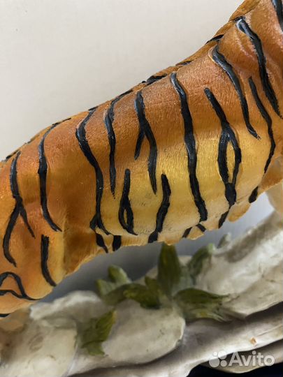 Статуэтка тигр