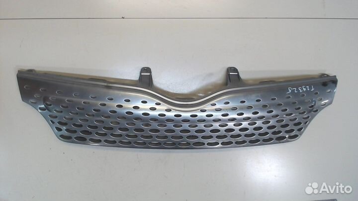Решетка радиатора Toyota Yaris Verso, 2000