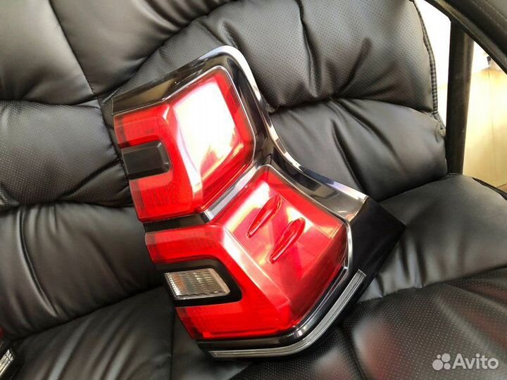 Стоп-сигнал задний Toyota Land Cruiser Prado 150