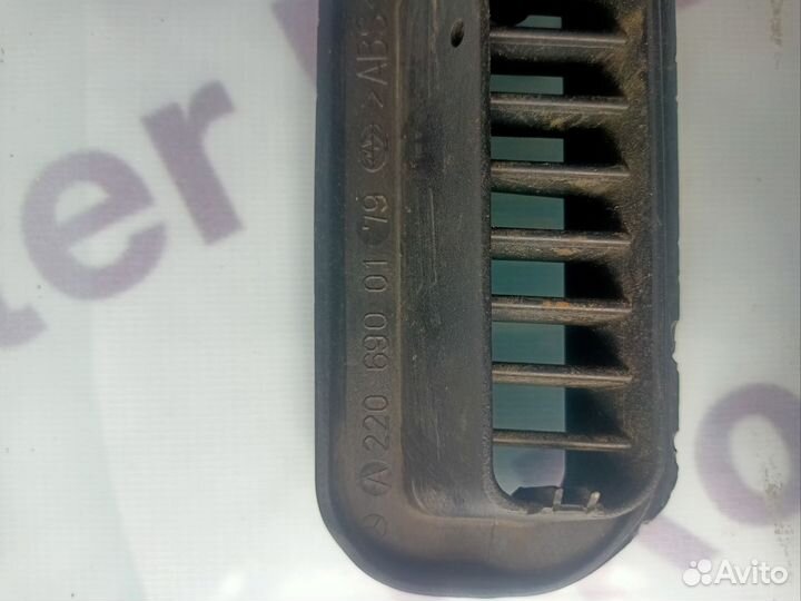 Дефлектор на центральную стойку Mercedes w220