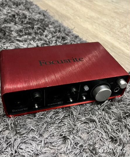 Focusrite scarlett 2i2