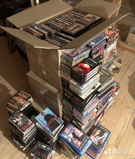 Коллекция видеокассет и DVD двд дисков фильмы