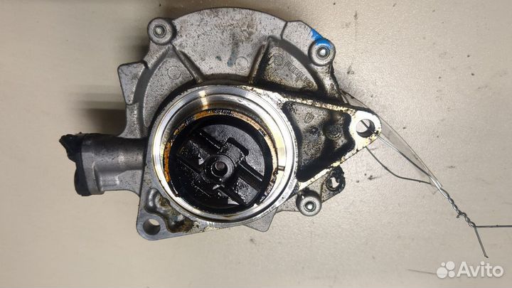 Насос вакуумный Peugeot 308, 2010