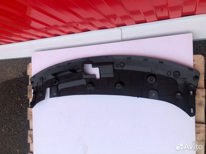 Накладка замка капота передняя Geely Coolray SX11