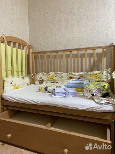 Кроватка детская с матрасиком, бортиками и конверт