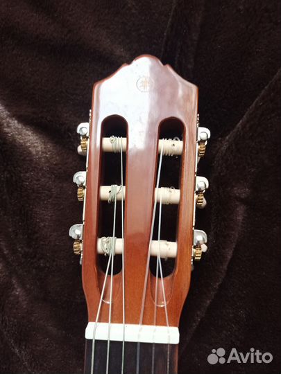 Классическая гитара yamaha c40