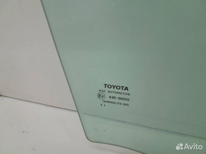 Стекло двери передней правой Toyota Camry V50 2011