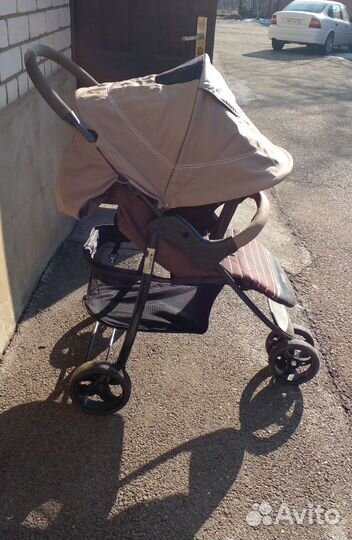 Прогулочная коляска
