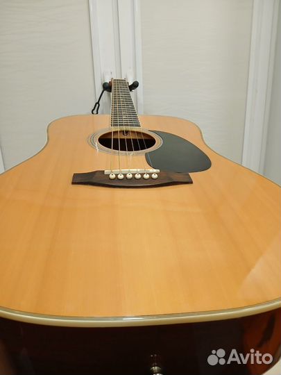 Акустическая гитара Дредноут