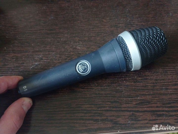 Микрофон AKG