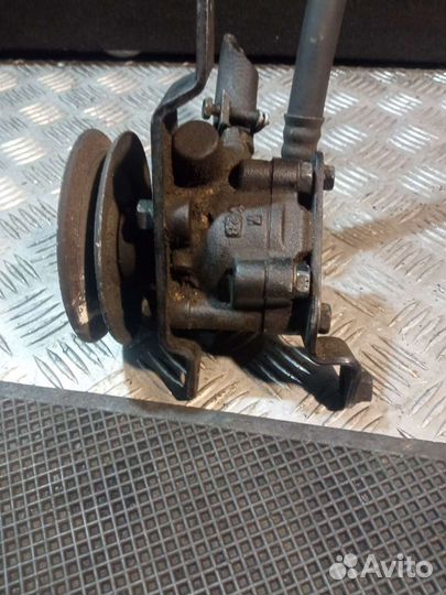 Насос гидроусилителя Nissan