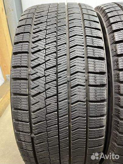 Bridgestone Blizzak VRX2 225/45 R18 и 255/40 R18 95Q