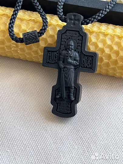 Крестик нательный деревянный Александр Невский